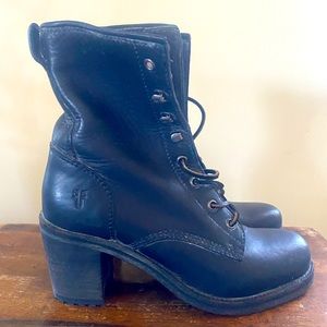 Frye lace up black leather bootie size 9